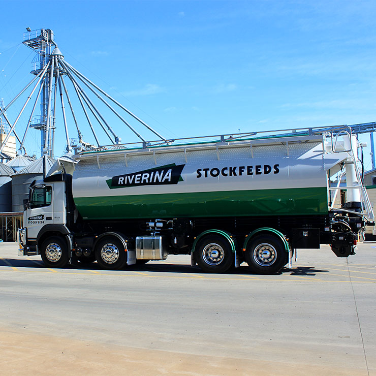 Riverina Stockfeeds truck driving into the Oakey Mill